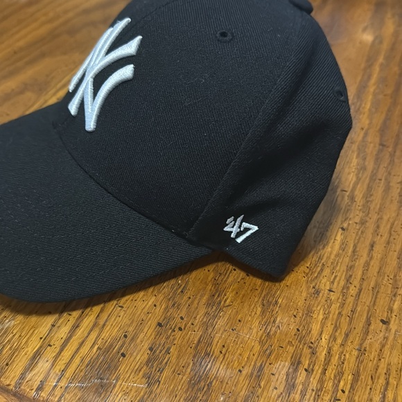 NY Yankees hat - Picture 2 of 4